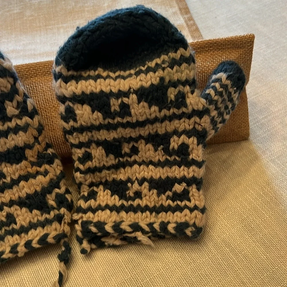 VTG Handknit Wool Mittens